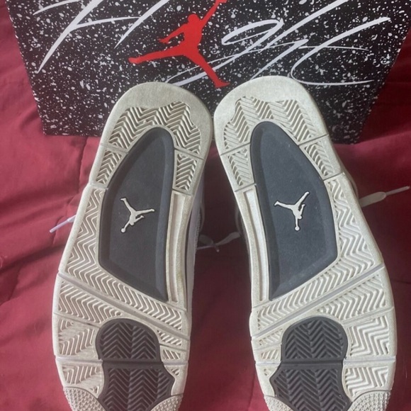 Excellent used air Jordan retro 4. Sz 9.